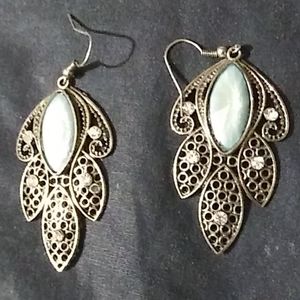 1 pair lady ear rings